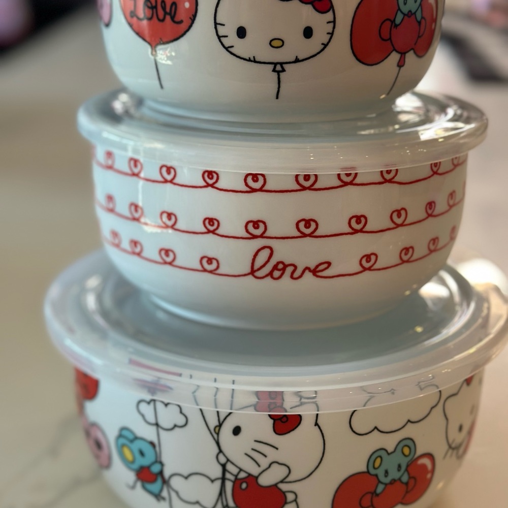 Hello Kitty Tupperware Containers - Picture 4 of 4